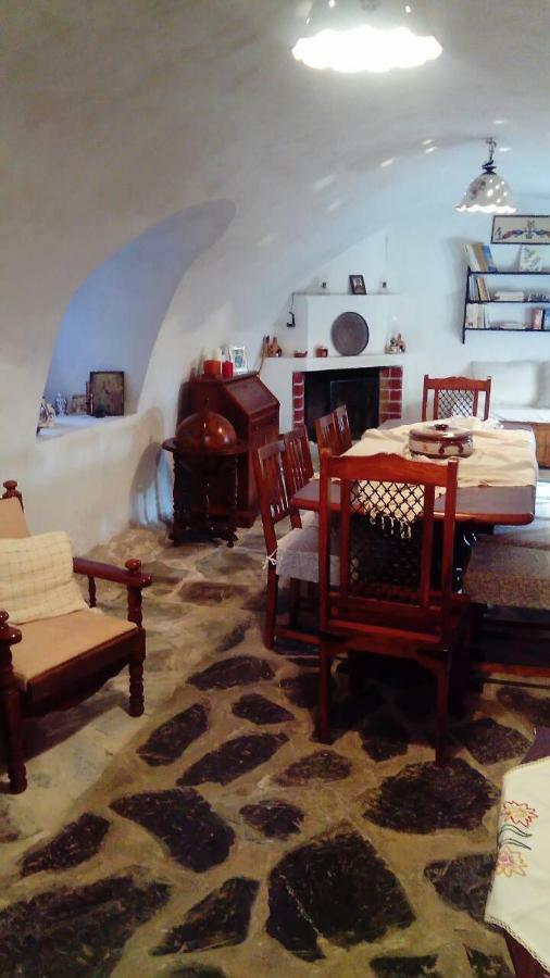 Ferienwohnung Charouda Stone Tower Pírgos Dhiroú Exterior foto