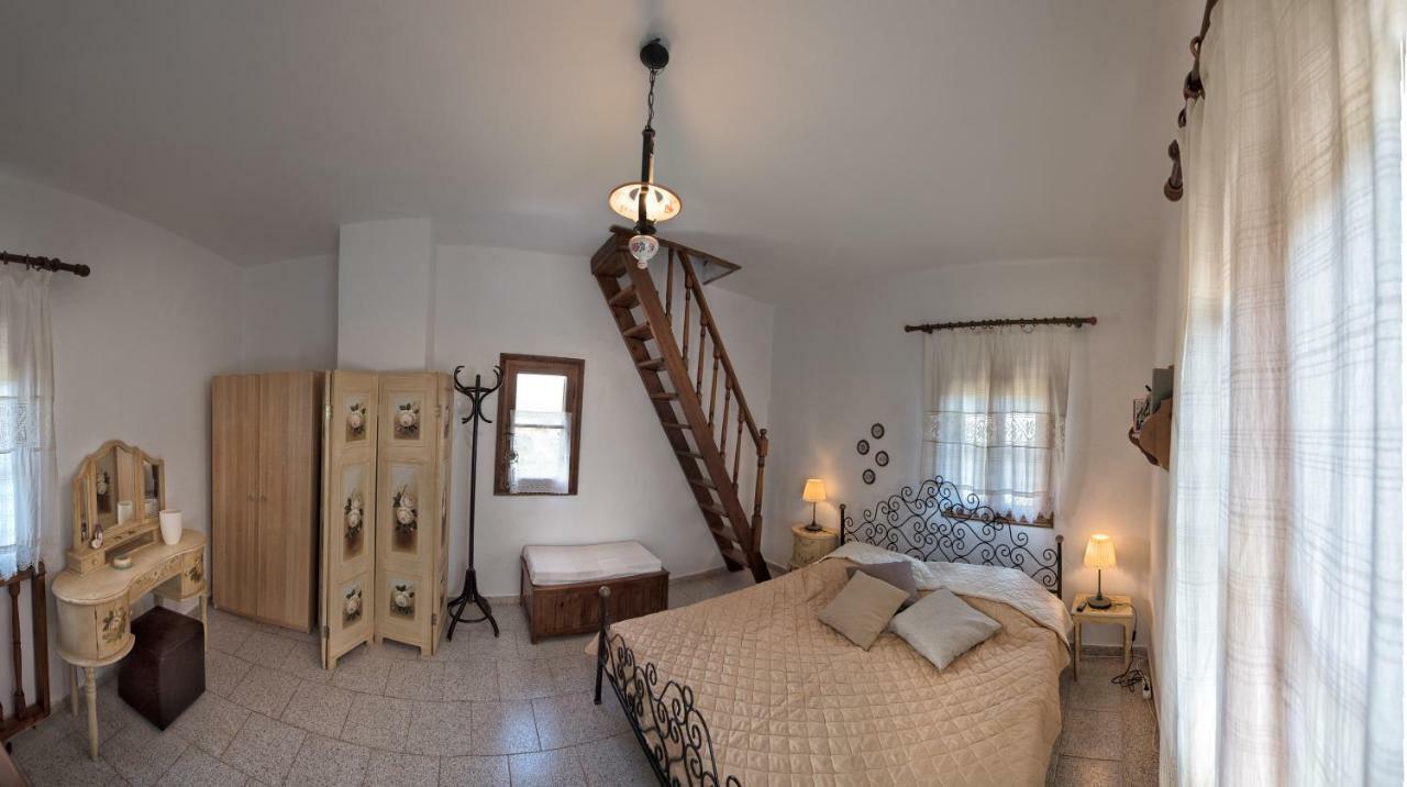 Ferienwohnung Charouda Stone Tower Pírgos Dhiroú Exterior foto